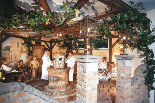 Im idyllischen Toskana-Ambiente, erlangt man Erfrischungen an unserem Vitaminbrunnen